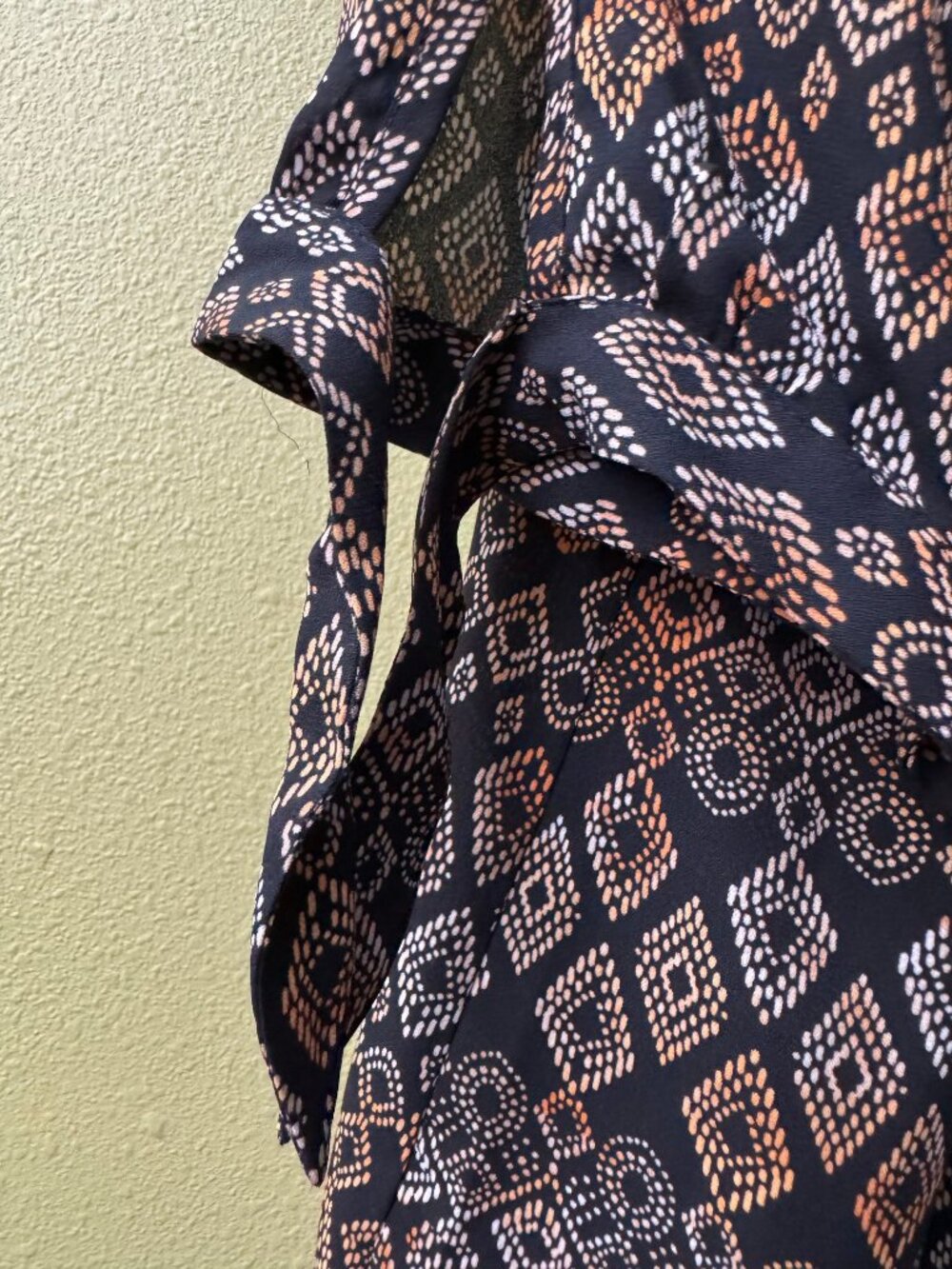 Catherines Plus Size Medallion Print Peasant Tunic 14/16WP - Picture 6 of 6